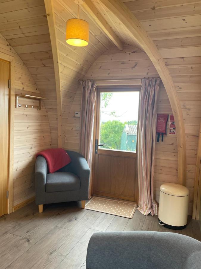 Rabbit Glamping Pod School House Farm Hotel Leighton  Exterior photo